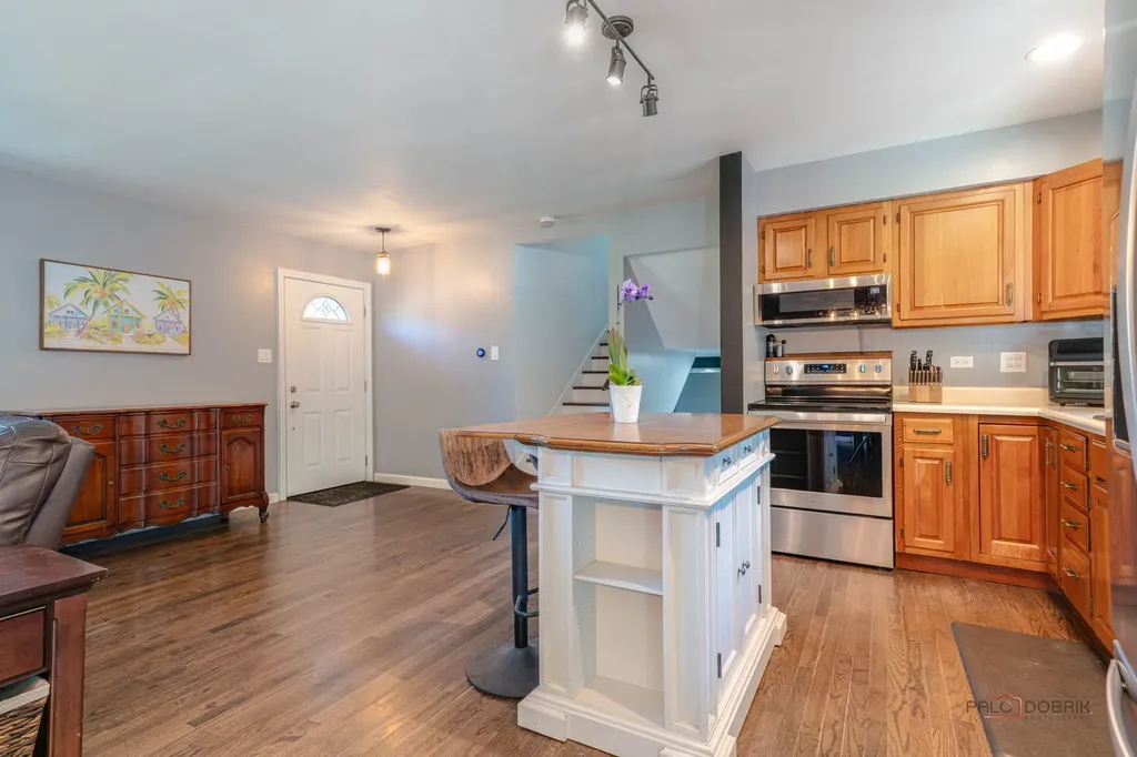 489 1ST Street Antioch IL 60002