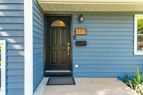 489 1ST Street Antioch IL 60002
