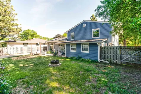 489 1ST Street Antioch IL 60002