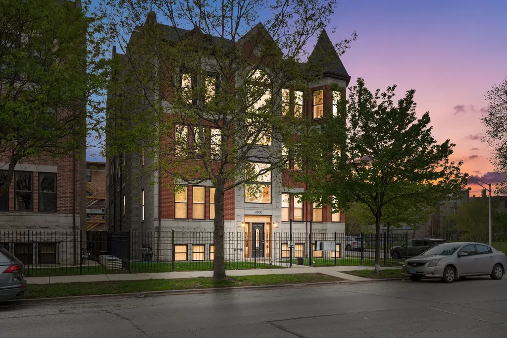 4800 South Saint Lawrence Avenue Chicago IL 60615