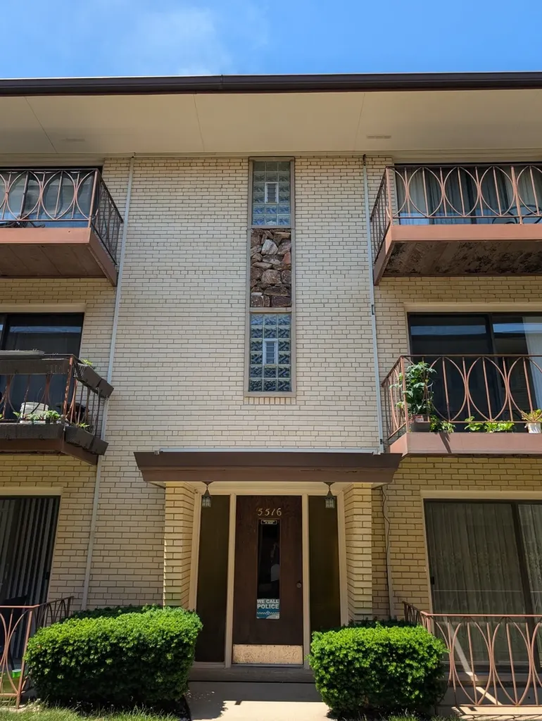 5516 West Windsor Avenue Chicago IL 60630