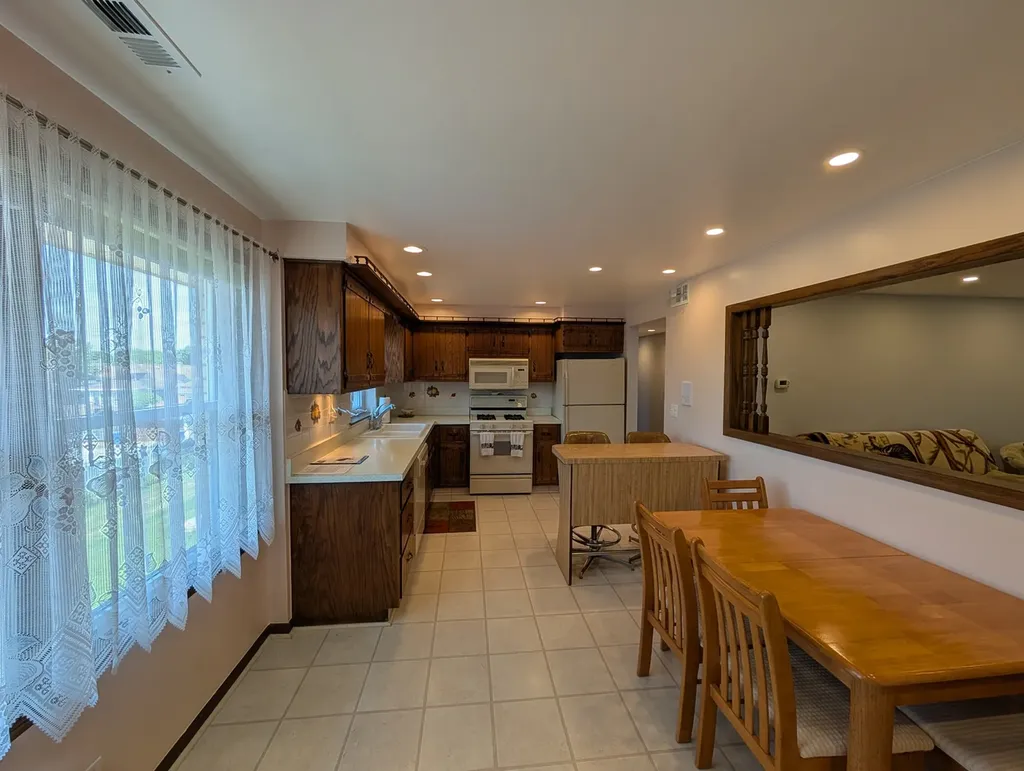 5516 West Windsor Avenue Chicago IL 60630