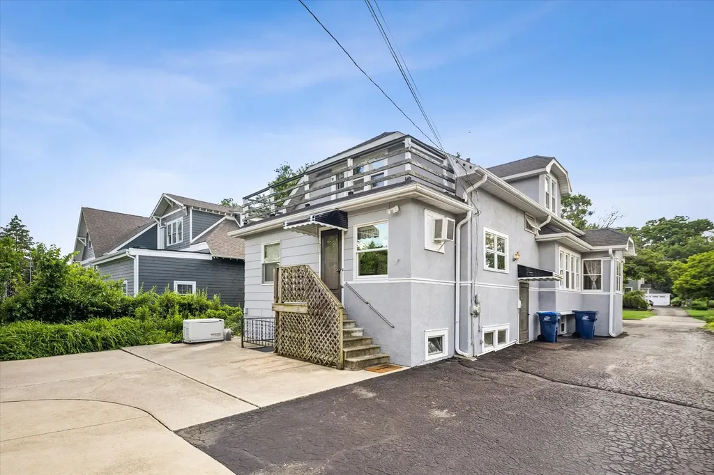 509 South Oakland Avenue Villa Park IL 60181