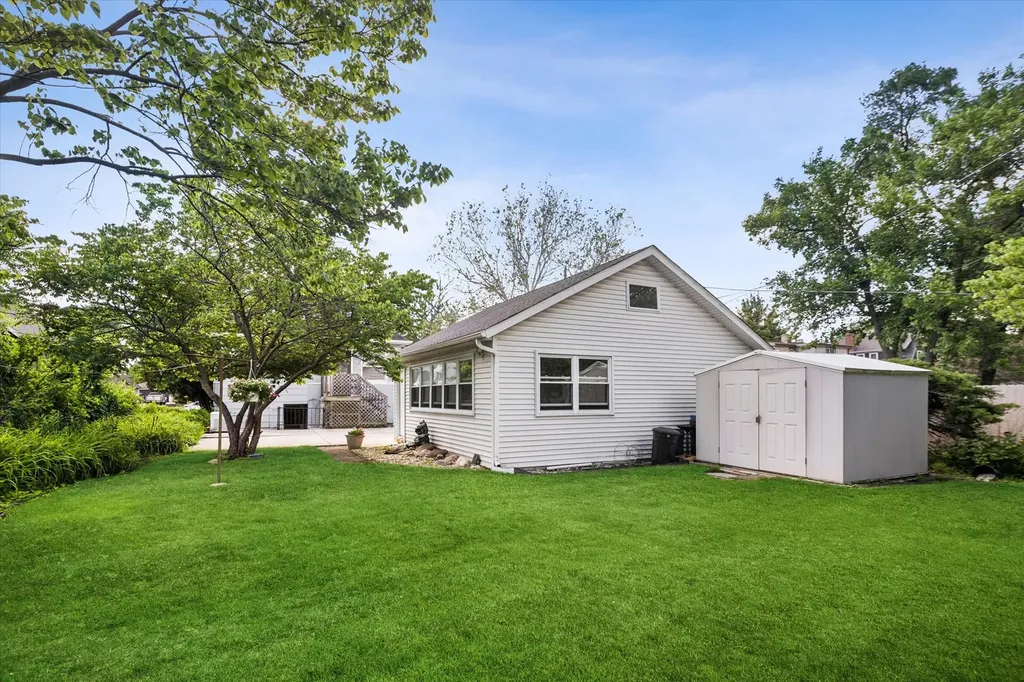 509 South Oakland Avenue Villa Park IL 60181