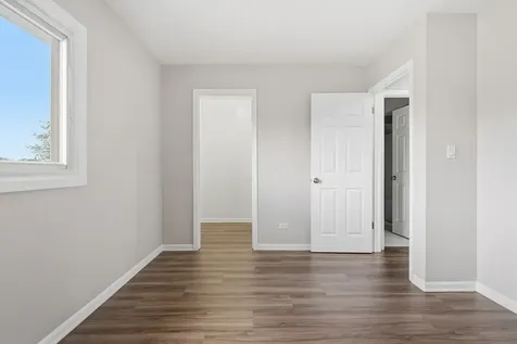 9835 Garden Court Schiller Park IL 60176