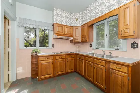 1507 East Taylor Street Bloomington IL 61701