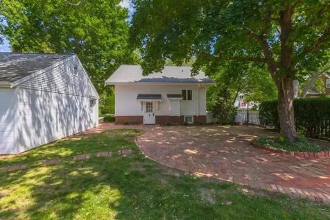 1507 East Taylor Street Bloomington IL 61701