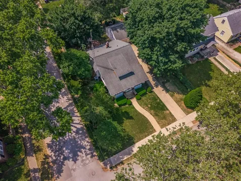 1507 East Taylor Street Bloomington IL 61701
