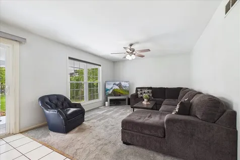 2655 Lindrick Lane Aurora IL 60504