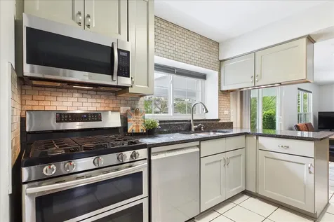 2655 Lindrick Lane Aurora IL 60504