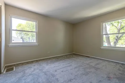 2177 North Dogwood Lane Palatine IL 60074