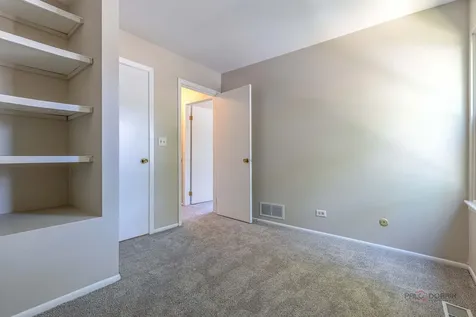 2177 North Dogwood Lane Palatine IL 60074