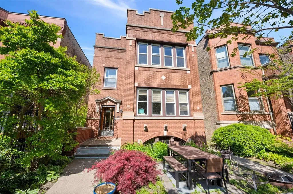 3618 North Bell Avenue Chicago IL 60618