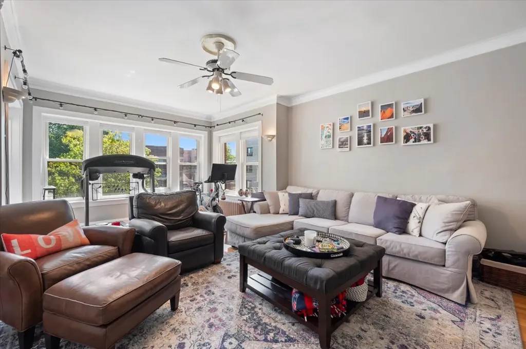 3618 North Bell Avenue Chicago IL 60618