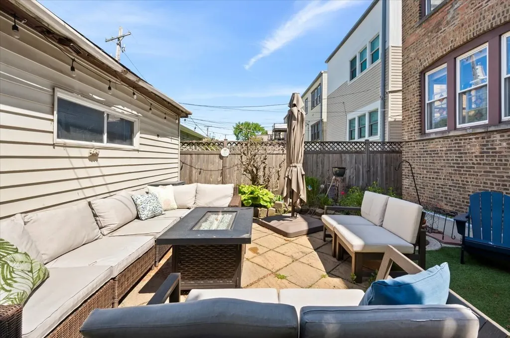 3618 North Bell Avenue Chicago IL 60618