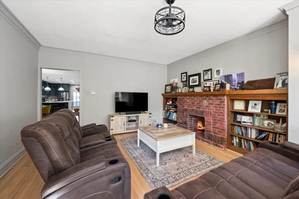 3618 North Bell Avenue Chicago IL 60618
