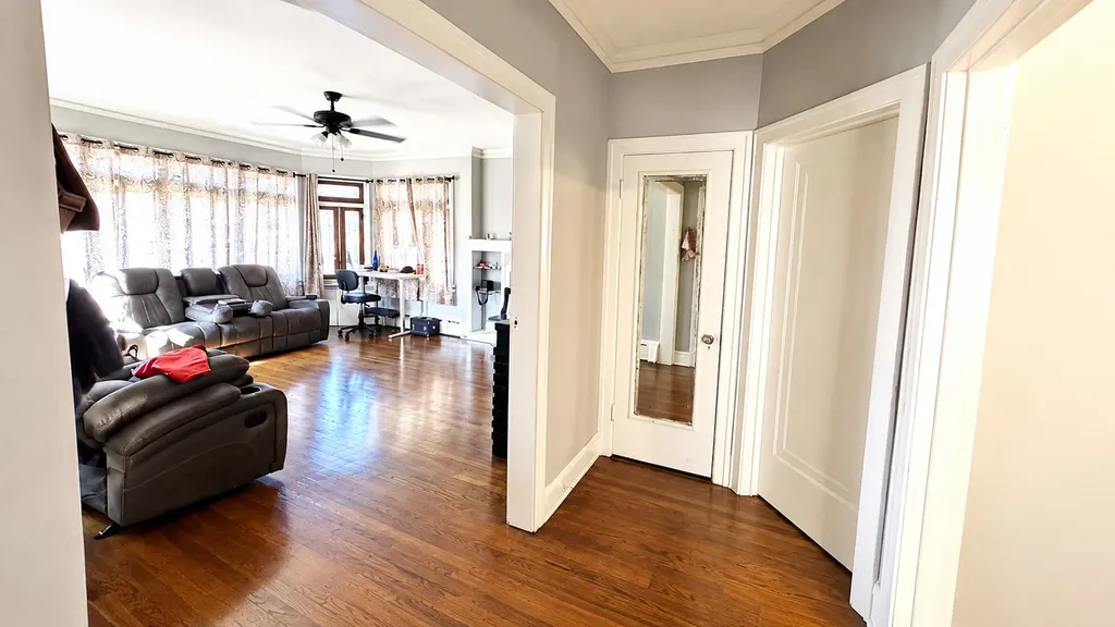 3005 West 55th Street Chicago IL 60632