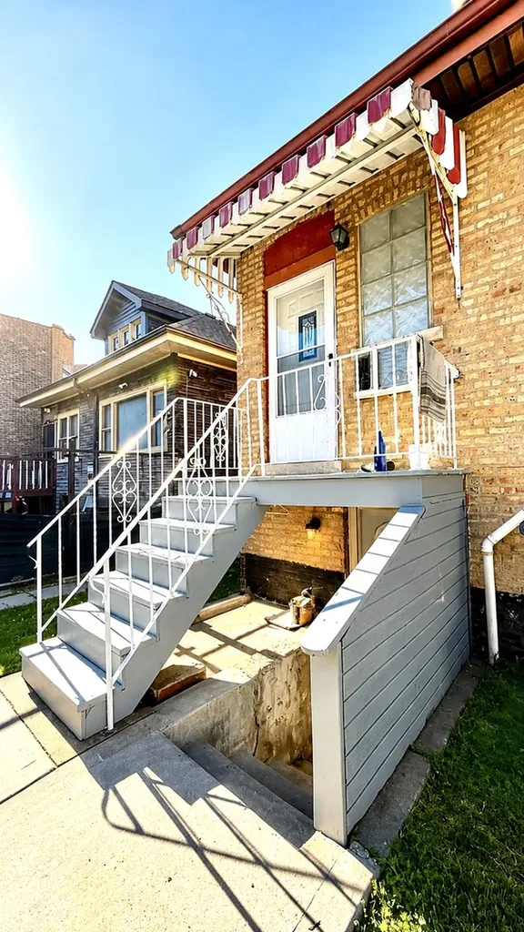 3005 West 55th Street Chicago IL 60632