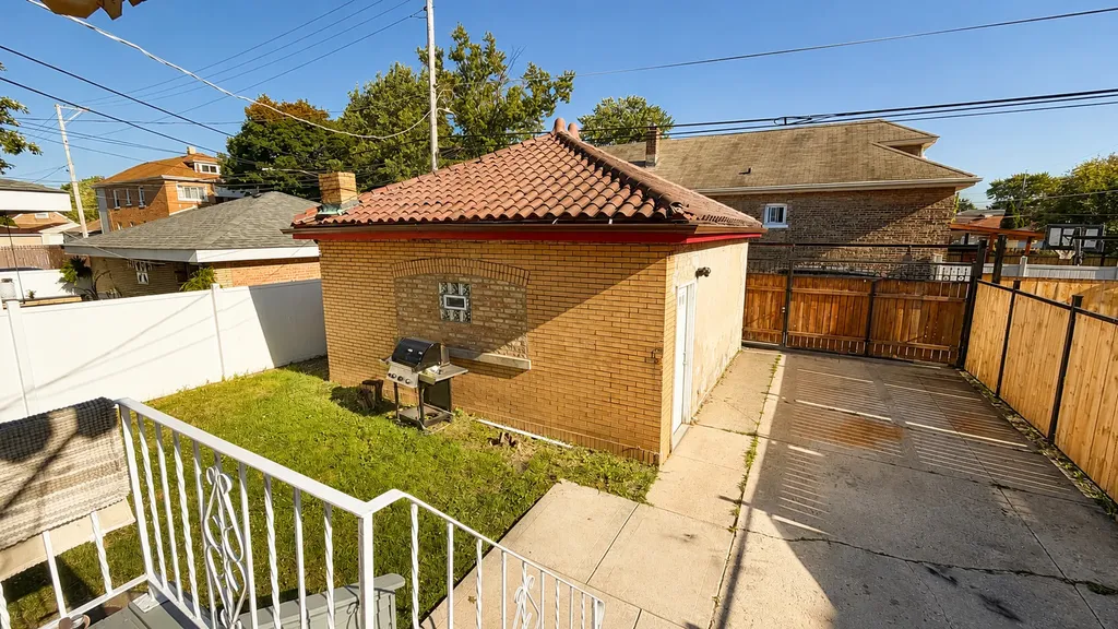 3005 West 55th Street Chicago IL 60632