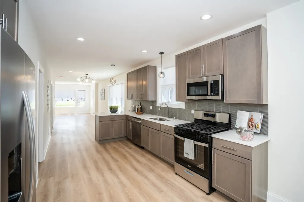 9044 South Throop Street Chicago IL 60620