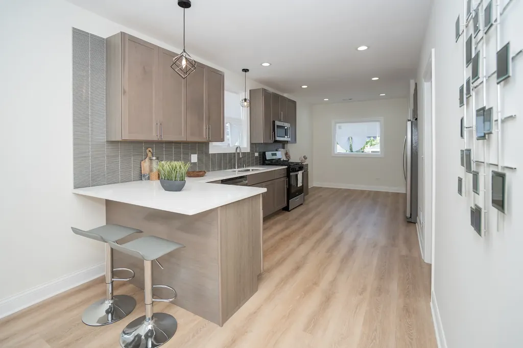 9044 South Throop Street Chicago IL 60620