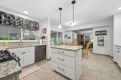 606 Arlington Lane South Elgin IL 60177