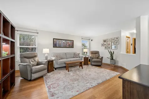606 Arlington Lane South Elgin IL 60177