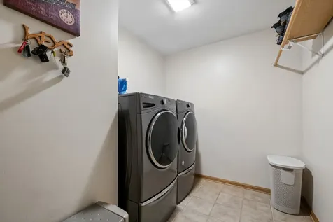 606 Arlington Lane South Elgin IL 60177