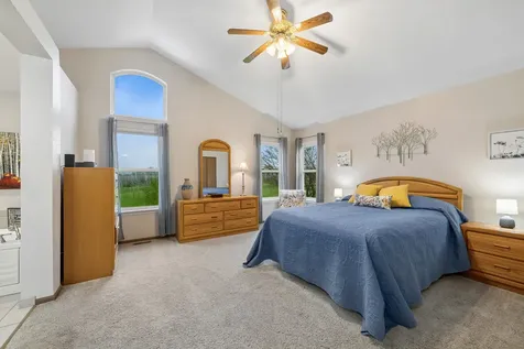 606 Arlington Lane South Elgin IL 60177