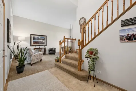 606 Arlington Lane South Elgin IL 60177