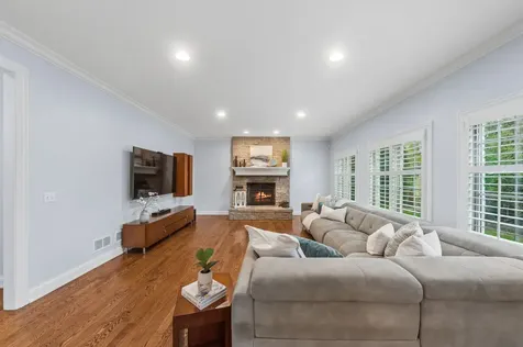 14965 Creekside Path Libertyville IL 60048