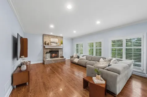14965 Creekside Path Libertyville IL 60048