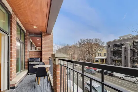4839 North Damen Avenue Chicago IL 60625