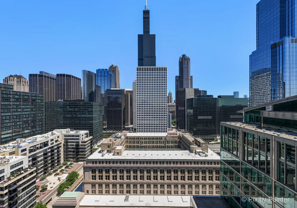 565 West Quincy Street Chicago IL 60661