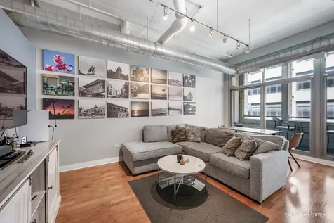 565 West Quincy Street Chicago IL 60661