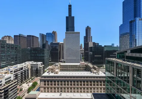 565 West Quincy Street Chicago IL 60661