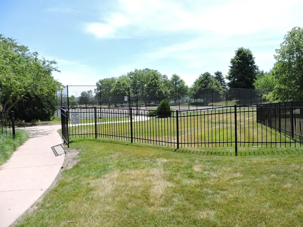2480 Frost Drive Aurora IL 60503