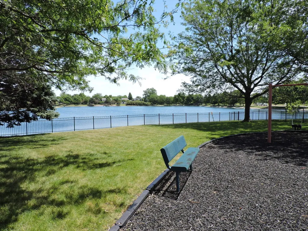 2480 Frost Drive Aurora IL 60503