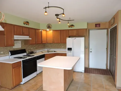 2480 Frost Drive Aurora IL 60503
