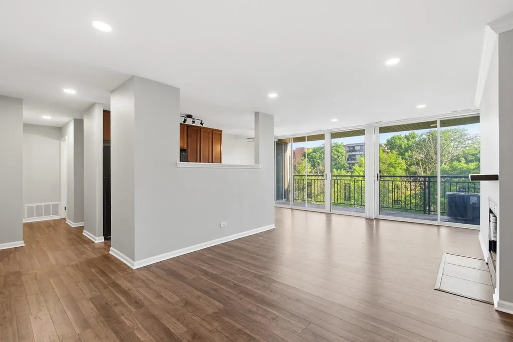 6000 Oakwood Drive Lisle IL 60532