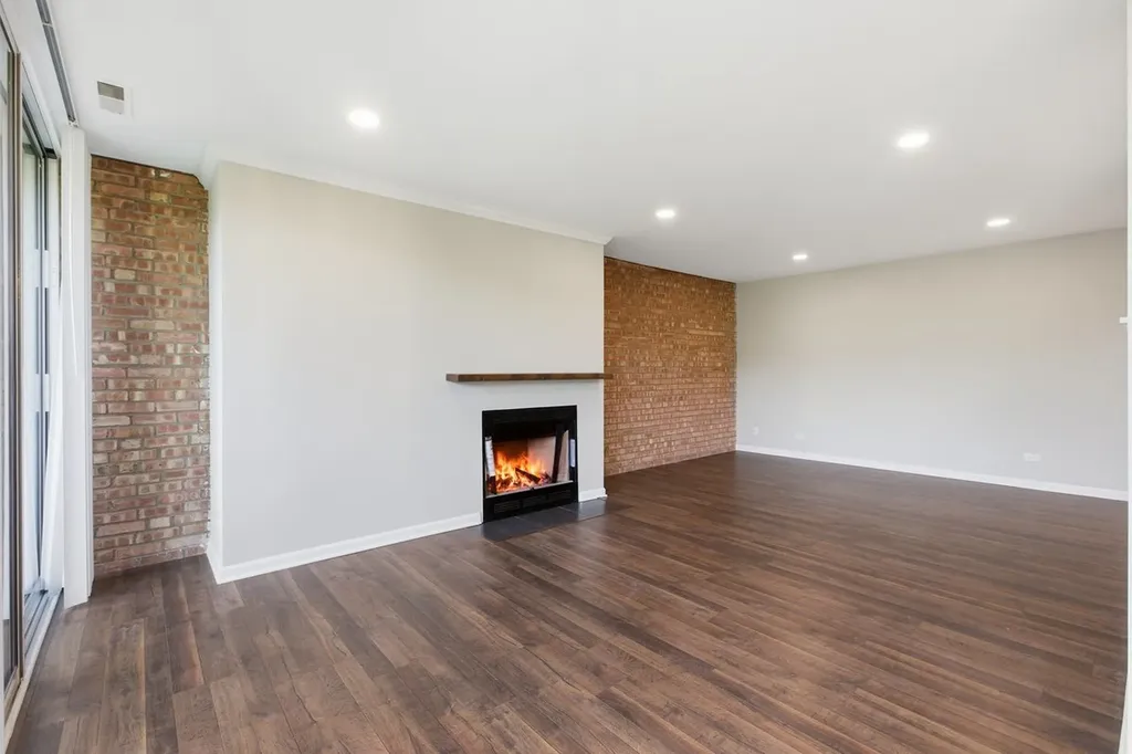 6000 Oakwood Drive Lisle IL 60532