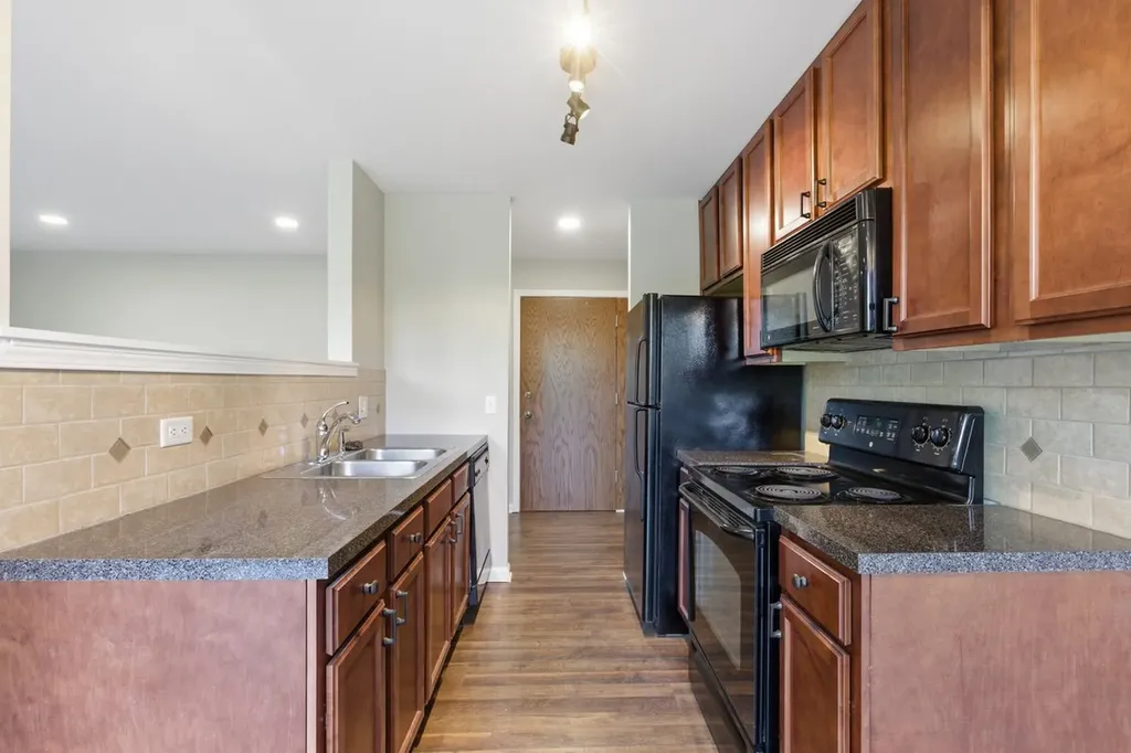 6000 Oakwood Drive Lisle IL 60532