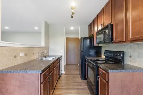 6000 Oakwood Drive Lisle IL 60532