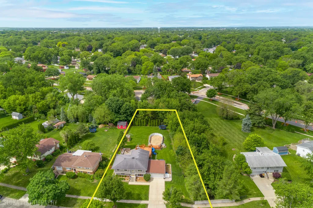 532 Cambridge Drive Schaumburg IL 60193