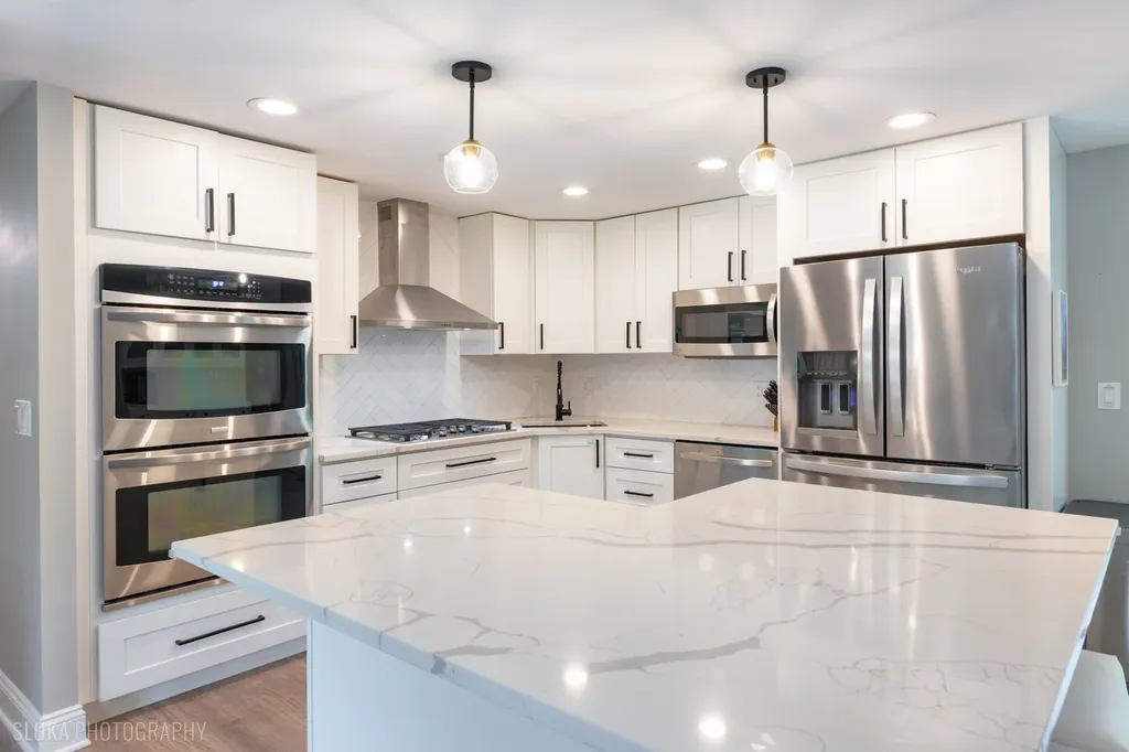 532 Cambridge Drive Schaumburg IL 60193