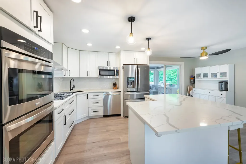532 Cambridge Drive Schaumburg IL 60193