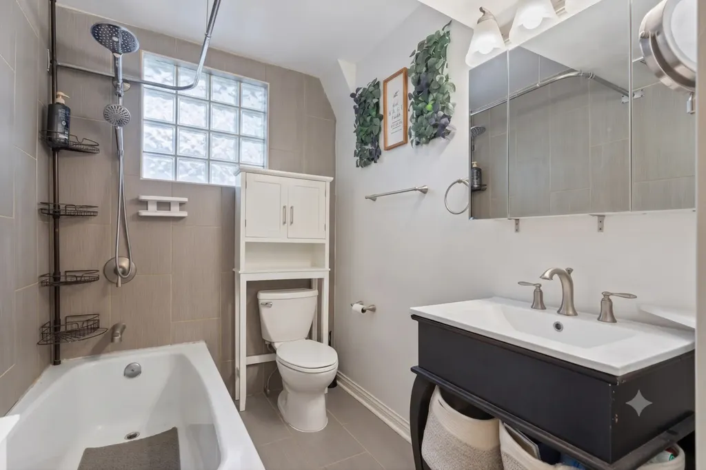 2846 North Elston Avenue Chicago IL 60618