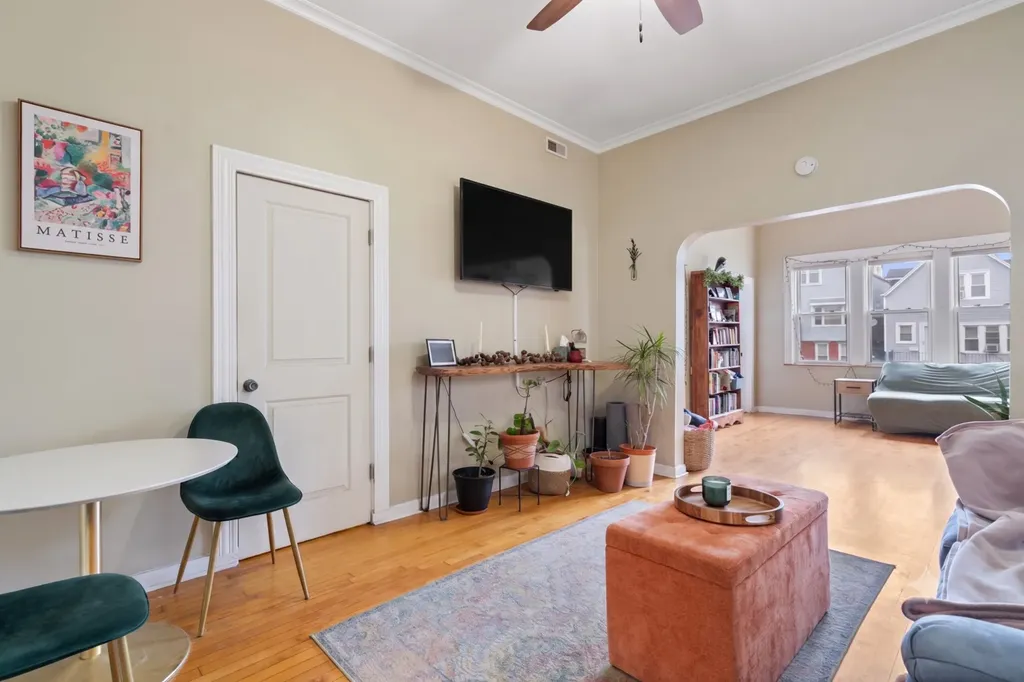 2846 North Elston Avenue Chicago IL 60618