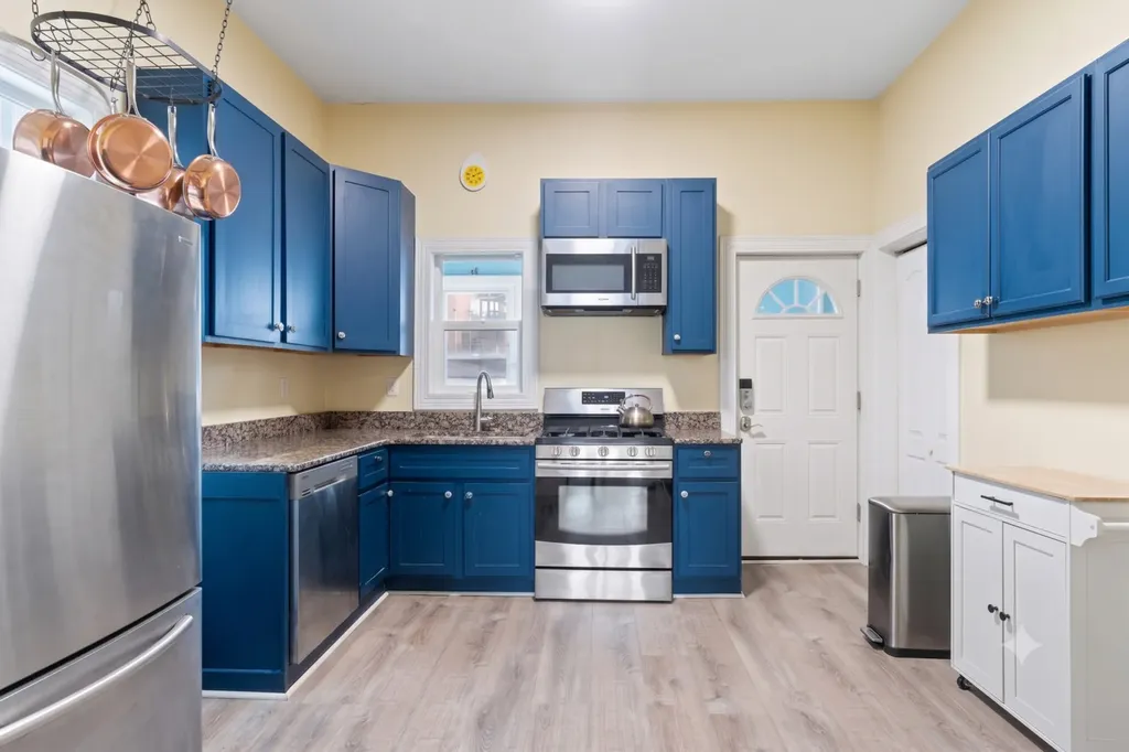 2846 North Elston Avenue Chicago IL 60618