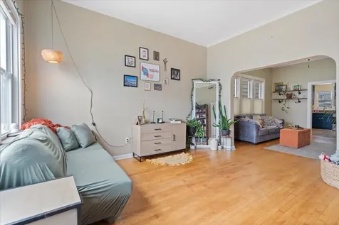 2846 North Elston Avenue Chicago IL 60618
